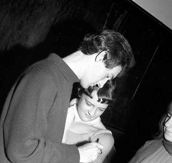 Rats autographing 1